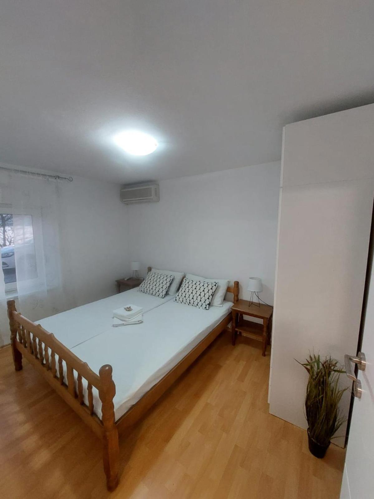 Apartman Luka Кленовица Екстериор снимка